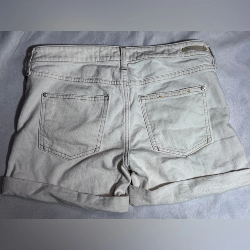 Anthro Pilcro and the Letterpress Cream Cuffed Denim Shorts EUC - Picture 3 of 4